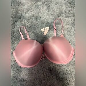 New NWT Victoria’s Secret Plush Pink Bra